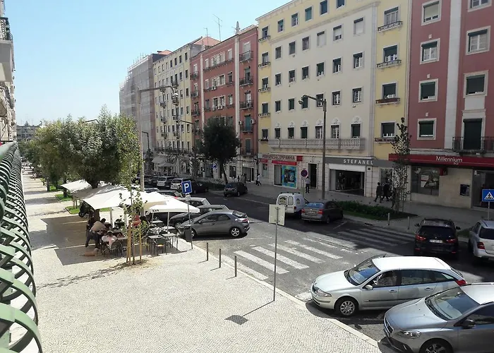 Mini In * ליסבון