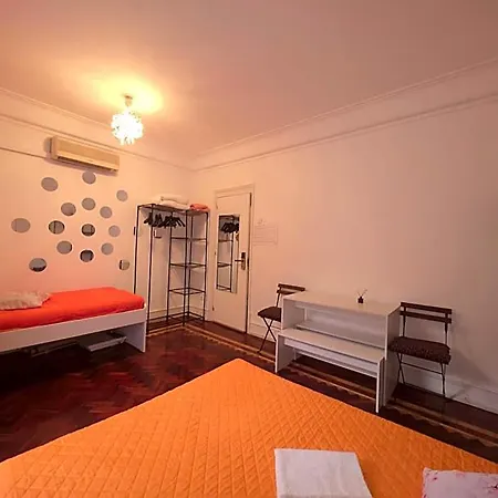 Mini In Hostel Lisbon