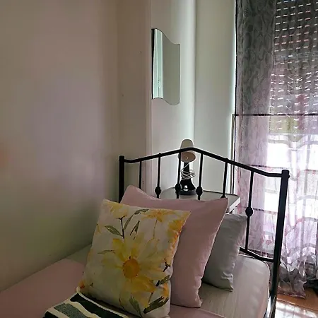 Hostel Mini In Lisbon