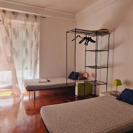 Mini In Albergue